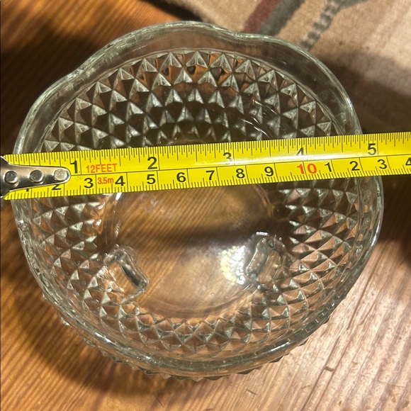 Indiana Glass Diamond Point clear crystal three-footed bon bon or candy dish. - Picture 8 of 8
